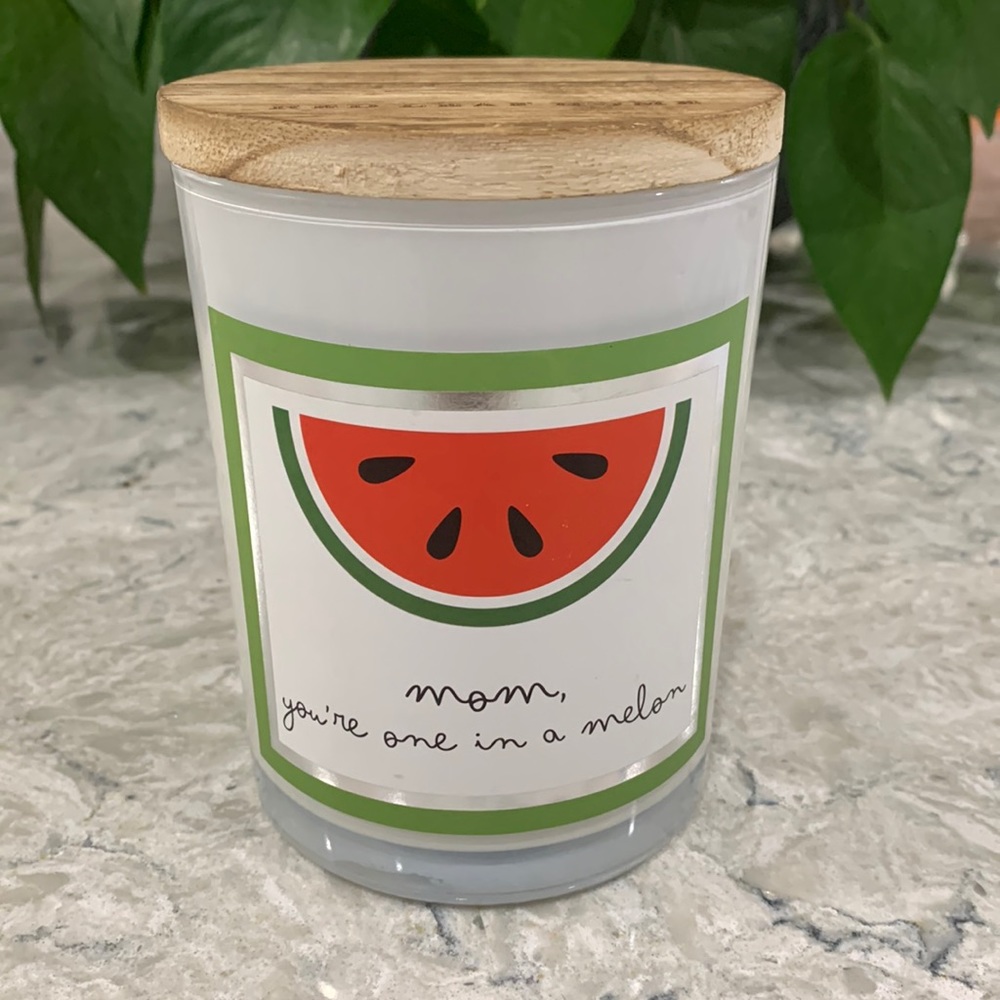 NWT, “Mom, you’re one in a melon” candle